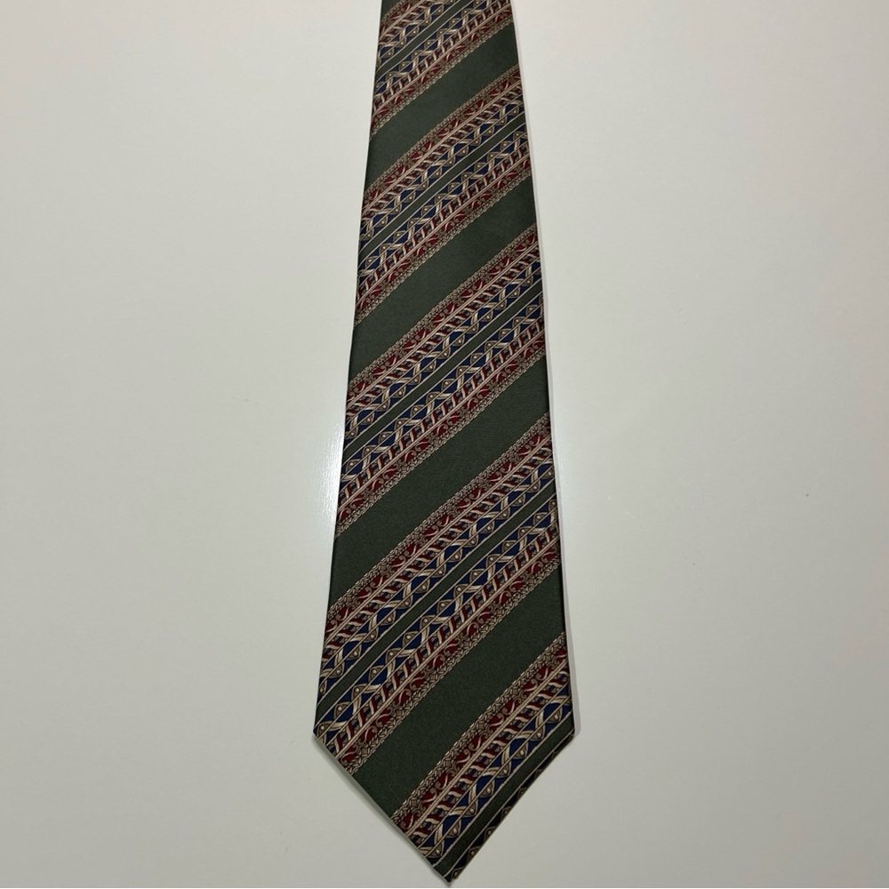 Elegant Green and Red Striped Men's Tie